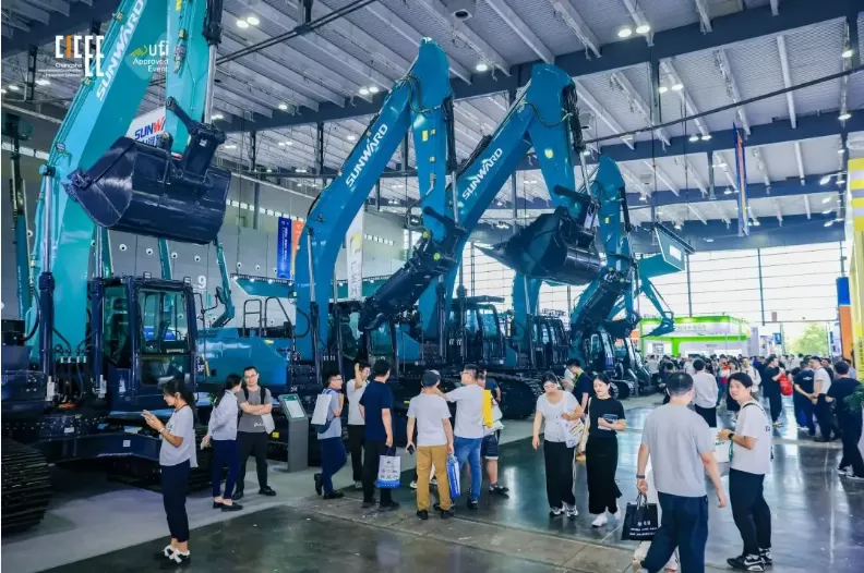 全球1806家产业链企业共绘智造新纪元--第四届长沙国际工程机械展览会圆满落幕(图5)