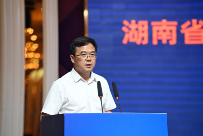 鄂湘两省举行工程机械产业合作对接会——2027CICEE十国百城千企品牌万里行走进“中国专用汽车之都”随州(图6) 鄂湘两省举行工程机械产业合作对接会——2027CICEE十国百城千企品牌万里行走进“中国专用汽车之都”随州(图6)