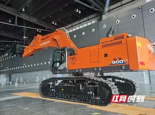 日立建机、卡特彼勒携“大块头”抵长沙 世界巨头赴盛会(图3) 日立建机、卡特彼勒携“大块头”抵长沙 世界巨头赴盛会(图3)